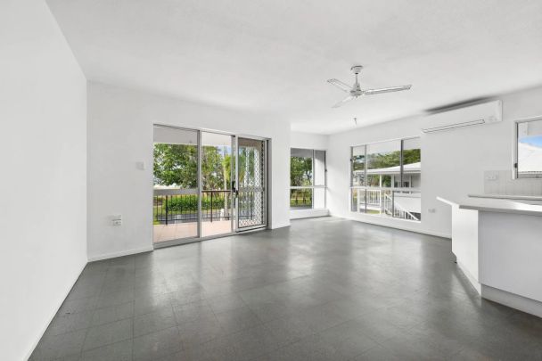 Beachside Bliss, Spacious 2 Bedroom Apartment for Rent on Sims Esplanade, Yorkeys Knob - Photo 1