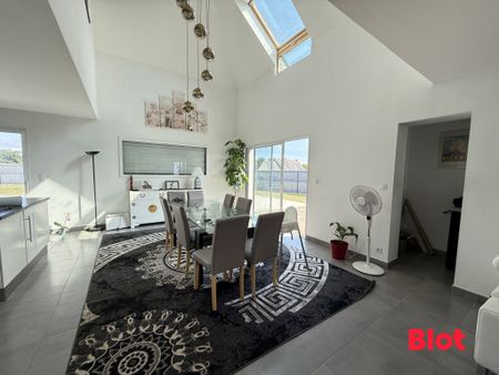 Location Maison 5 pièces 186m² VANNES 56000 - Photo 4