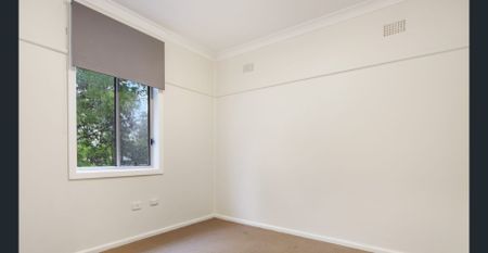 Renovated House Close to University - Photo 5