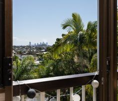 2/73 Hill Avenue, Burleigh Heads QLD 4220 - Photo 1