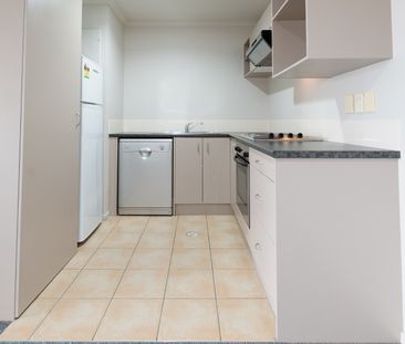 Henderson Apartment - Photo 3