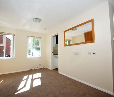 Abenberg Way, Hutton, Brentwood, CM13 - Photo 1