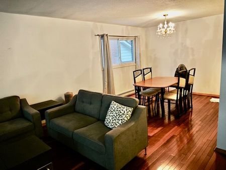 For Lease - 28 Harringay Crescent, Toronto, Ontario - Photo 2