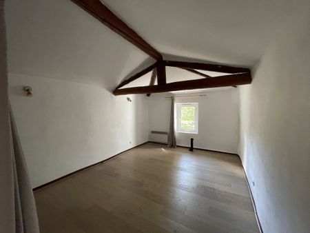 Location Maison 3 pièces 62m² LA ROQUE D ANTHERON 13640 - Photo 3