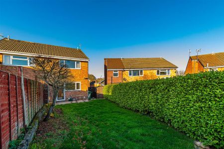 2 bedroom semi-detached house to rent - Photo 4