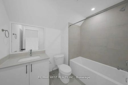 502 Atlas Avenue #C - Photo 3