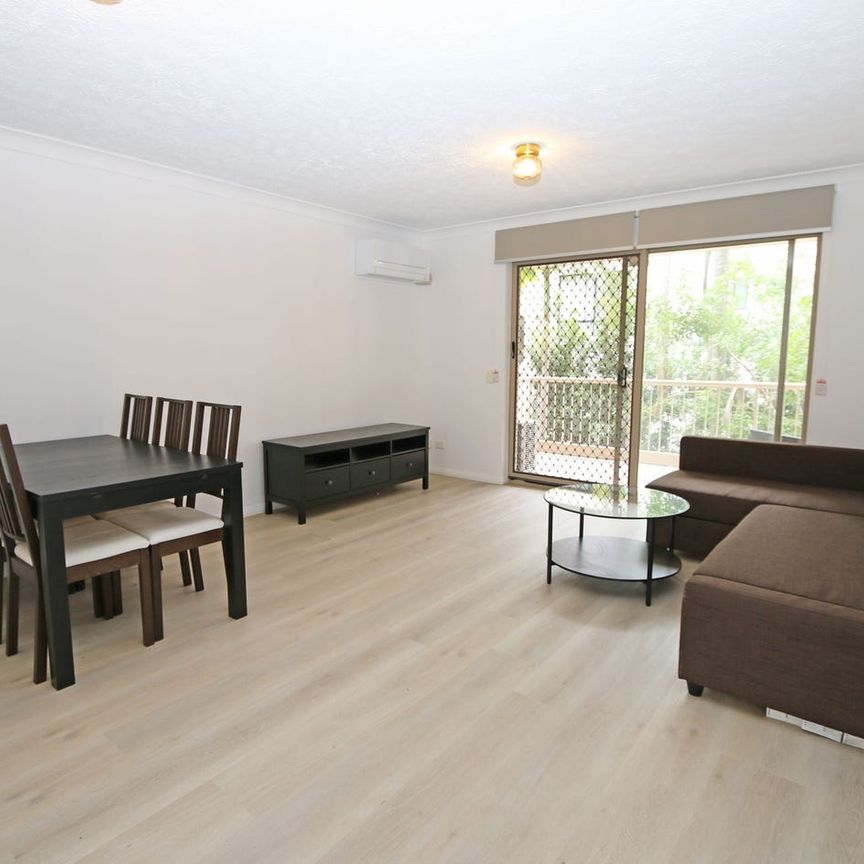 Modern unit in the heart of Southport! - Photo 1