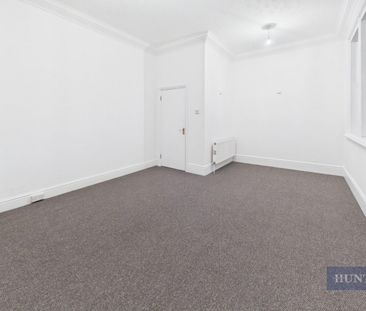 2 bedroom Flat To Let - Photo 1