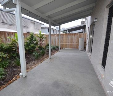 (Break Lease) VERY NEW 3 BED TOWNHOUSE FOR RENT - Photo 1