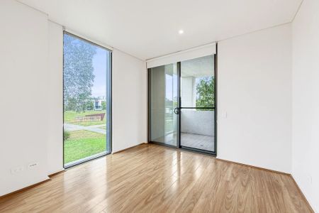 ONE WEEK FREE RENT | Stunning, Two Bedroom, Near New Waterside Apartment - Photo 3