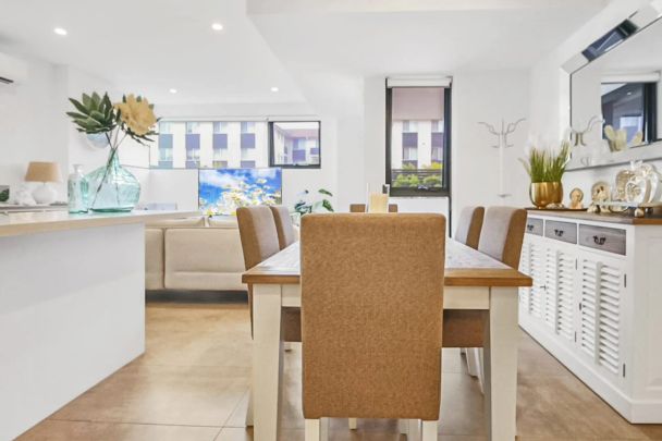 Gorgeous, Contemporary Apartment For Lease - Photo 1