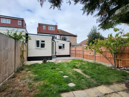 The Drive Room 3 - Photo 5