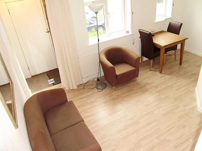 1 bedroom semi-detached house to rent - Photo 5