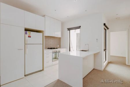 3 Bed, 2 Bath - Photo 5