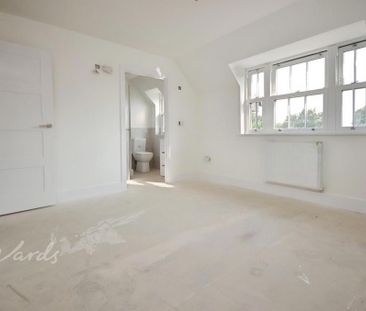 4 bedroom semi-detached house to rent - Photo 3