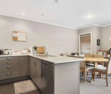 Modern 3-Bedroom Townhouse with Office - Photo 1