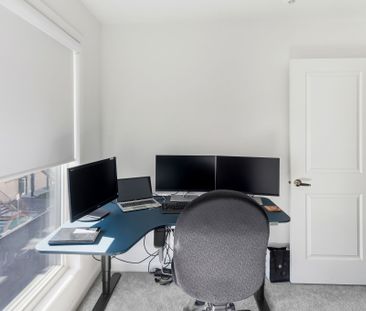 For Lease - 325 Foliage Private, Parkway Park - Queensway Terrace S... - Photo 4