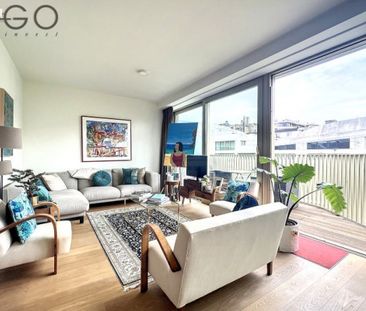 Bel appt haut standing 2ch meublé + terrasse / Quartier Louise - Photo 3