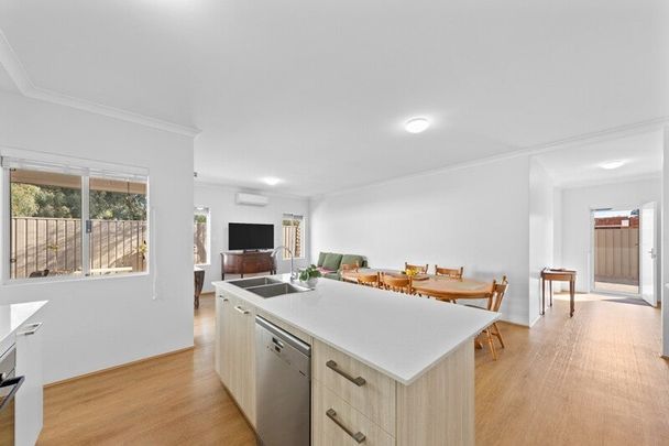 Girrawheen - Photo 1