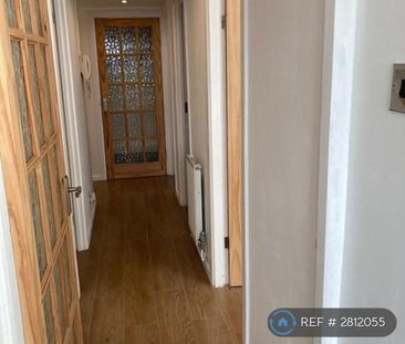 1 bedroom in a flat share to rent - Photo 6