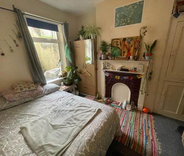 4 bedroom terraced house to rent - Photo 2