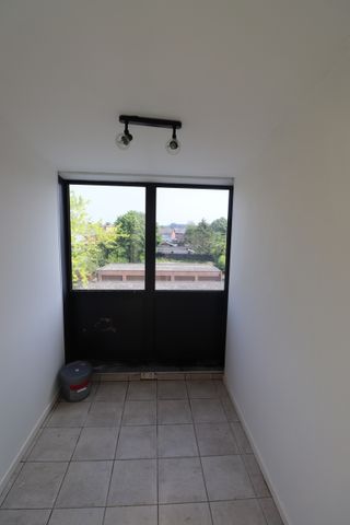 Een appartement op de 2de verdieping met 2 slaapkamers, veranda en garage. - Photo 3