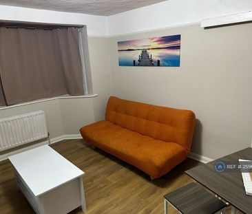 2 bedroom maisonette to rent - Photo 1