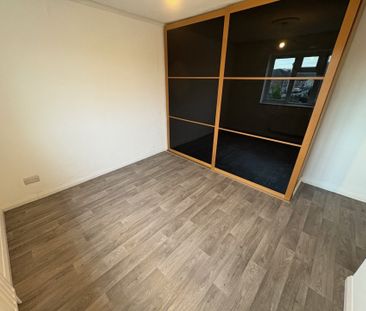 BramptonClose, ILKESTON - Photo 5