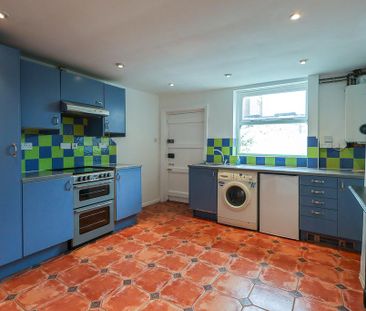 2 bedroom terraced house to rent - Photo 5