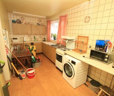 2 bedroom semi-detached house to rent - Photo 3