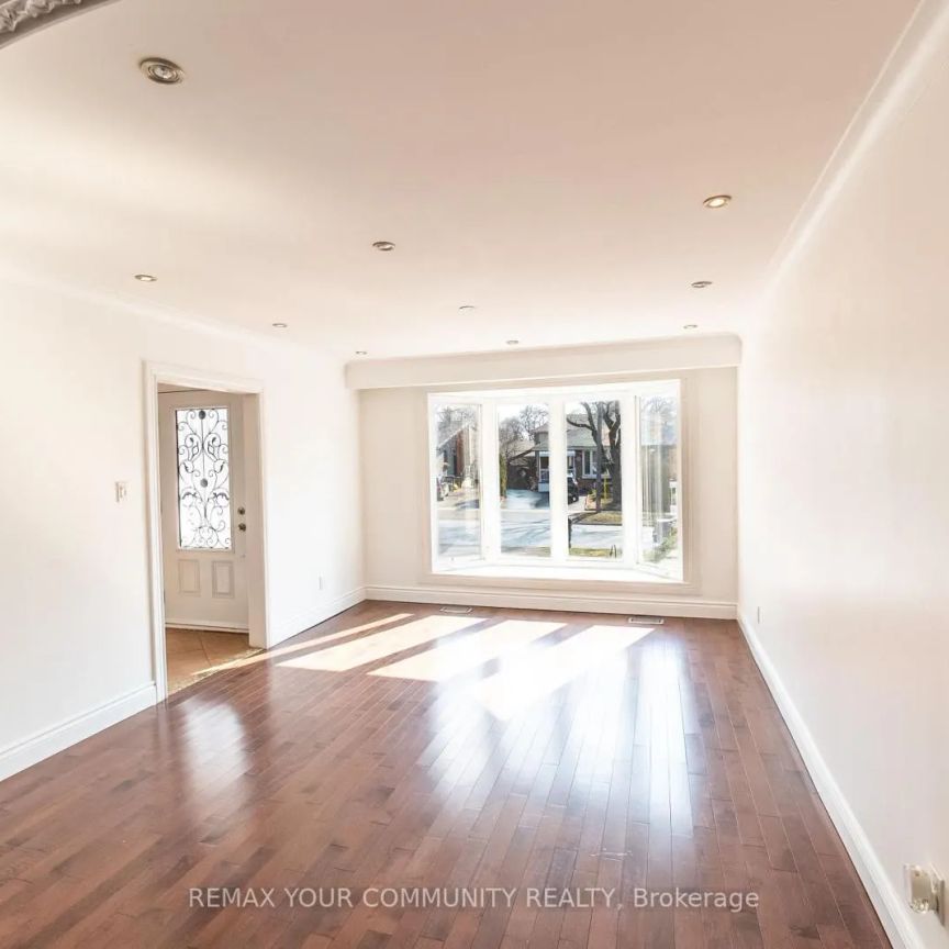 32 MARBURY CRESCENT - Photo 1