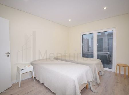 Carcavelos e Parede, Lisbon - Photo 3