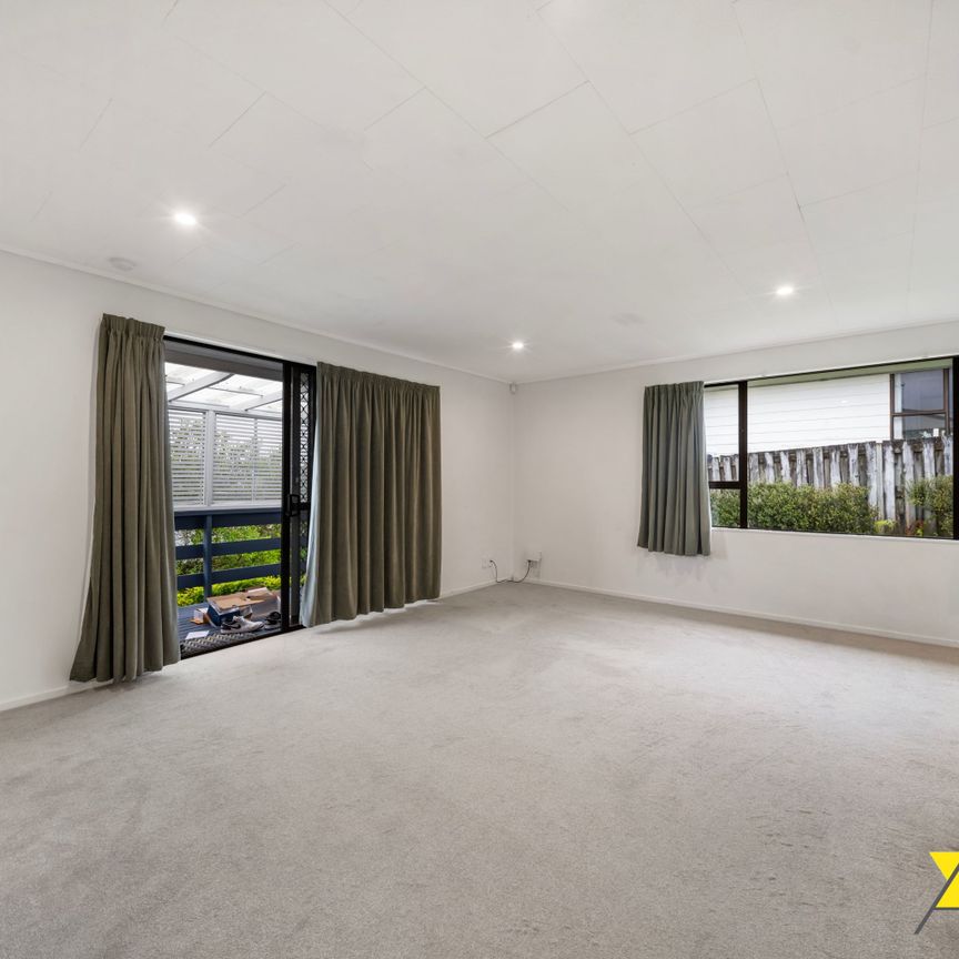 Charming Family Home in a Convenient New Lynn Location - Photo 1