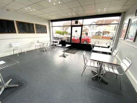 £1,500 PCM, Large Fully Fitted and Equipped A3 Licensed Restaurant and Takeaway in Caerphilly Road, Birchgrove, Cardiff, CF14 4AE - Photo 3