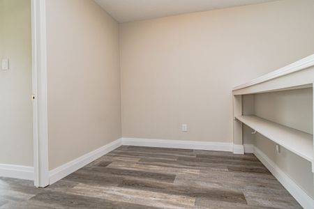 For Lease - 5100 Lampman Avenue, Burlington, Ontario - Photo 4