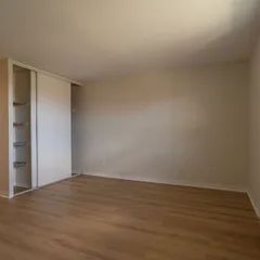 1 room apartment of 102m² in Gatineau - Photo 2
