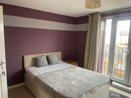 5 Bed Semi-Detached House, Long Down Avenue, BS16 - Photo 3