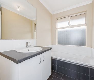 Three Bedroom Home in Baldivis Central - Photo 4