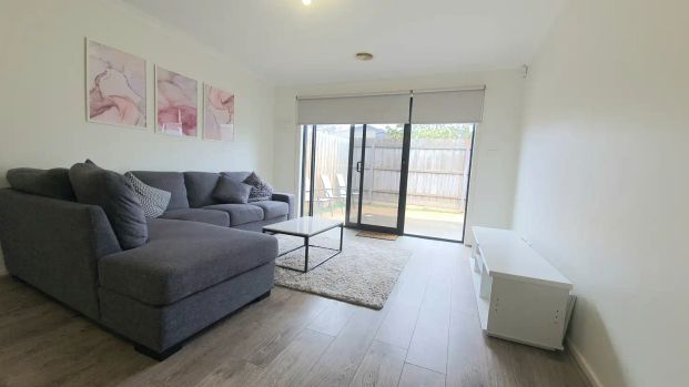 “Modern Comfort & Convenience in the Heart of Werribee” - Photo 1