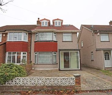 4 bedroom property to rent in Rainham - Photo 3