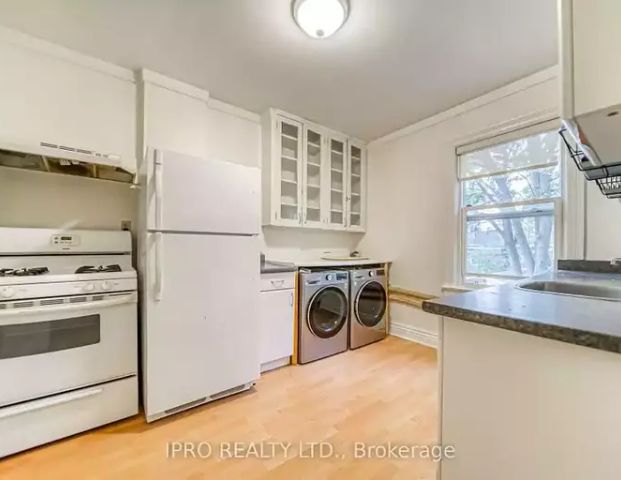 248 Woodbine Avenue #2nd Floor | 248 Woodbine Avenue, Toronto - Photo 1