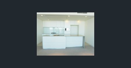 Stunning 'Pinnacle' - 2 brm with Water & sunset views. - Photo 3