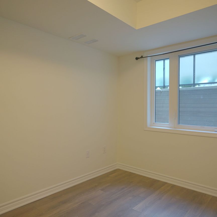 For Lease - 2789 EGLINTON Avenue Unit# 430, Toronto, Ontario - Photo 1