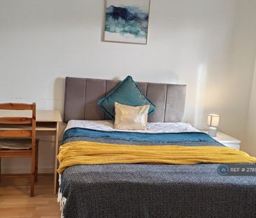 1 bedroom in a house share to rent - Photo 4