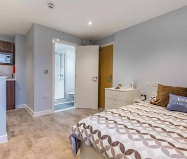 5 Bed Standard Studio - Photo 5