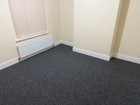 3 Bed Terraced House, Knighton Lane, LE2 - Photo 4