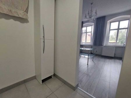 Stylowe mieszkanie po remoncie – zamieszkaj w samym sercu miasta! - Photo 2