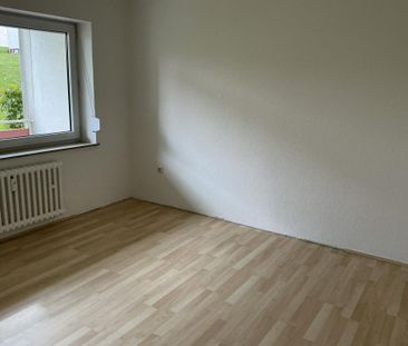 Im Erdgeschoss: Tolle 3-Zimmer-Wohnung mit Balkon in Lüdenscheid Bu... - Photo 1