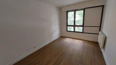 location Appartement T4 DE 91.3m² À PARIS - Photo 4