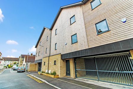 2 bedroom townhouse to rent - Photo 3